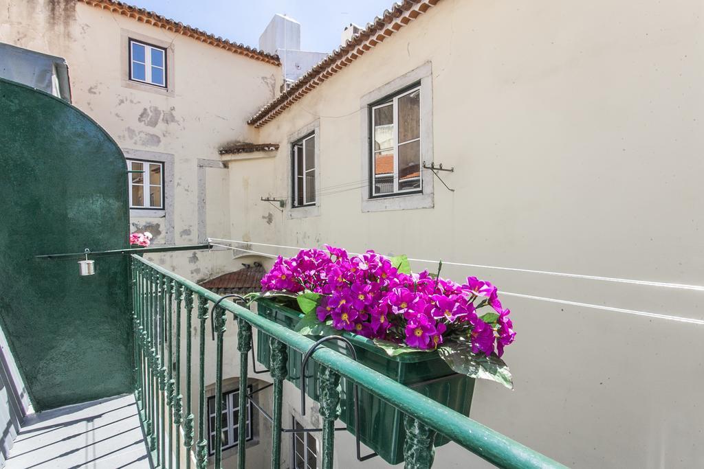 The Love Tram Apartment Lisbon Bagian luar foto